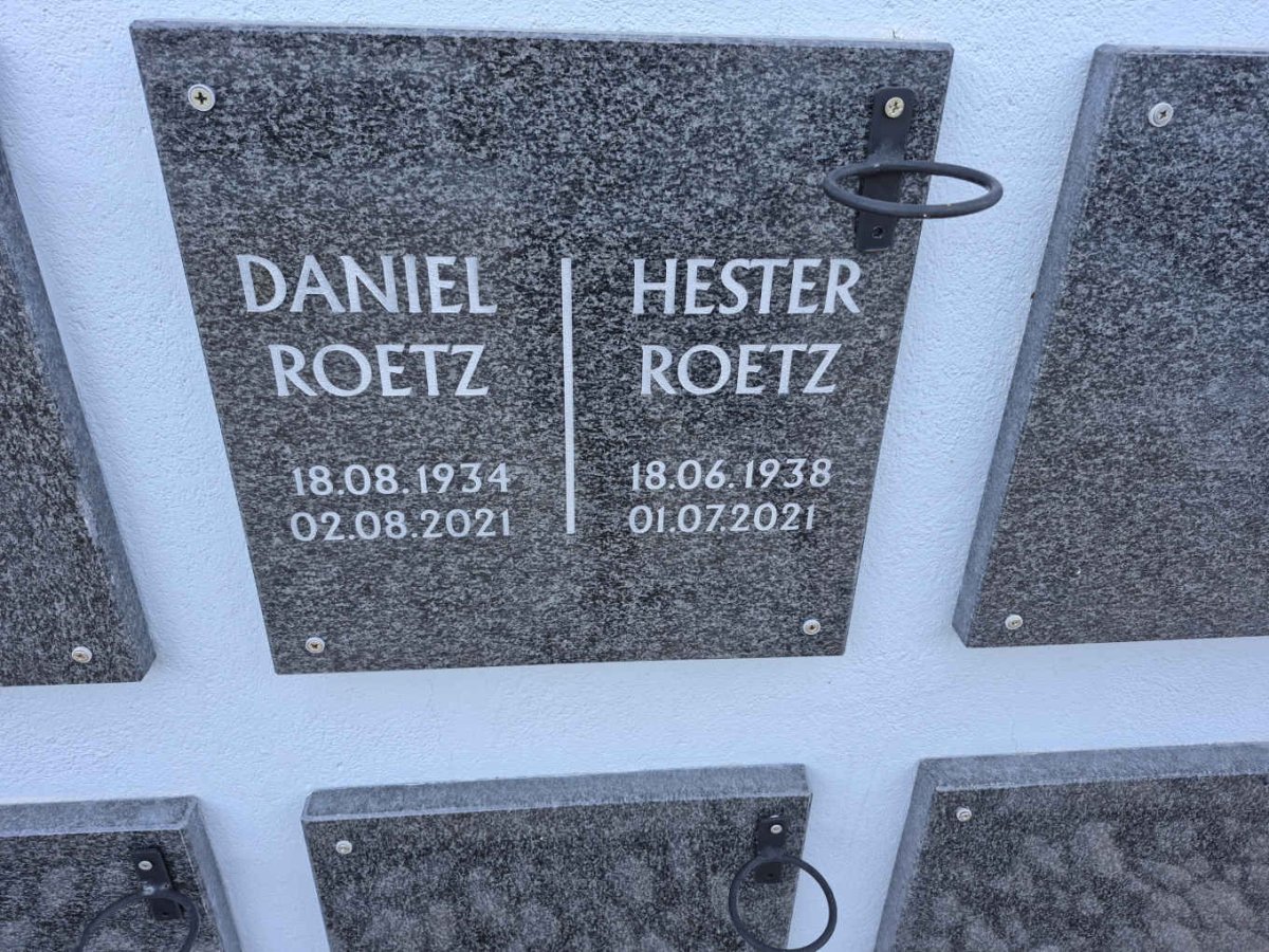 ROETZ Daniel 1934-2021 & Hester 1938-2021