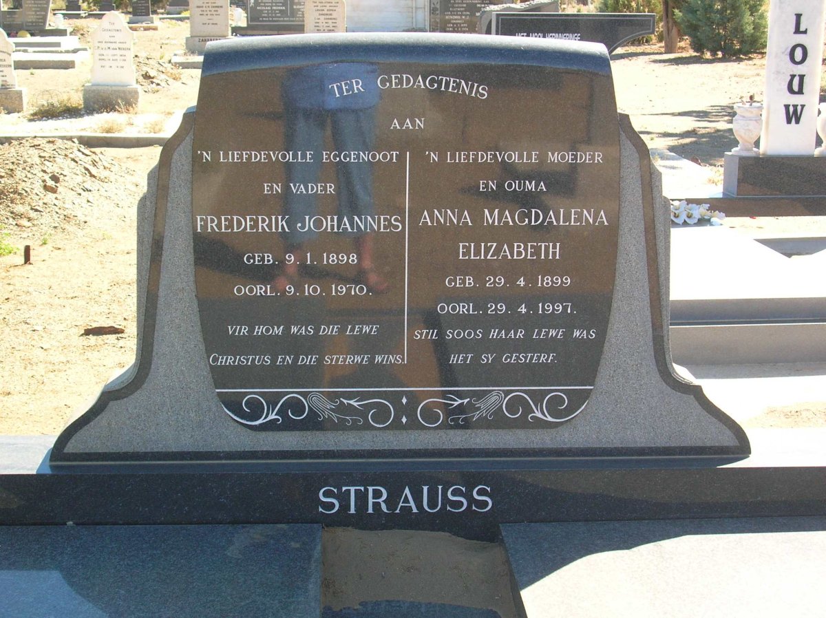 STRAUSS Frederik Johannes 1898-1970 &amp; Anna Magdalena Elizabeth 1899-1997