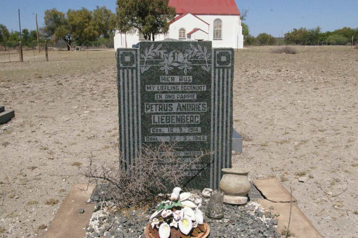 LIEBENBERG Petrus Andries 1914-1949