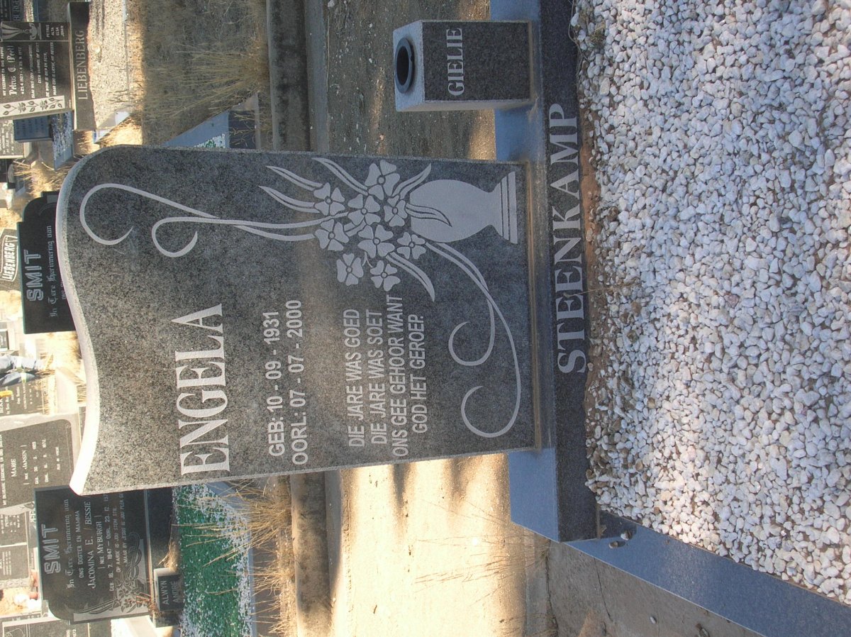 STEENKAMP Engela 1931-2000