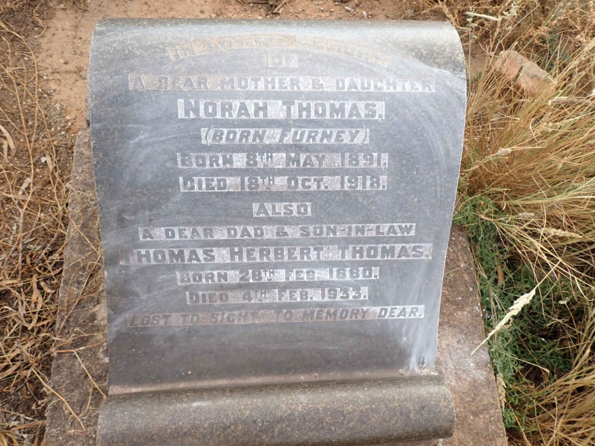 THOMAS Thomas Herbert 188-1933 &amp; Norah FURNEY 1891-1918