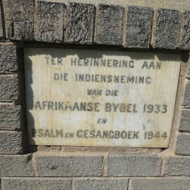 5. Gedenksteen Bybel en Psalm en Gesangeboek / Memorial Bible and Hymn book