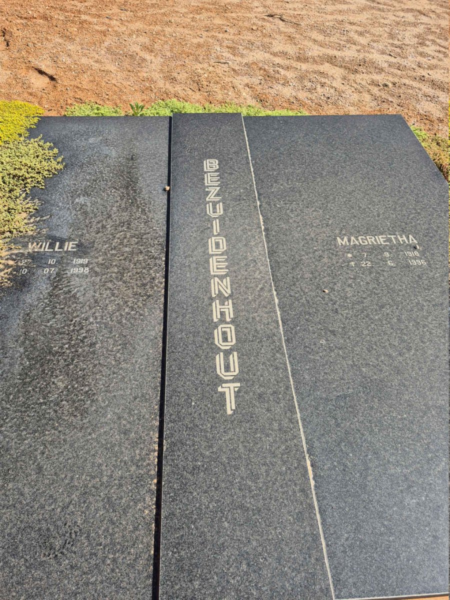BEZUIDENHOUT Willie 1919-1998 & Magrietha 1918-1996