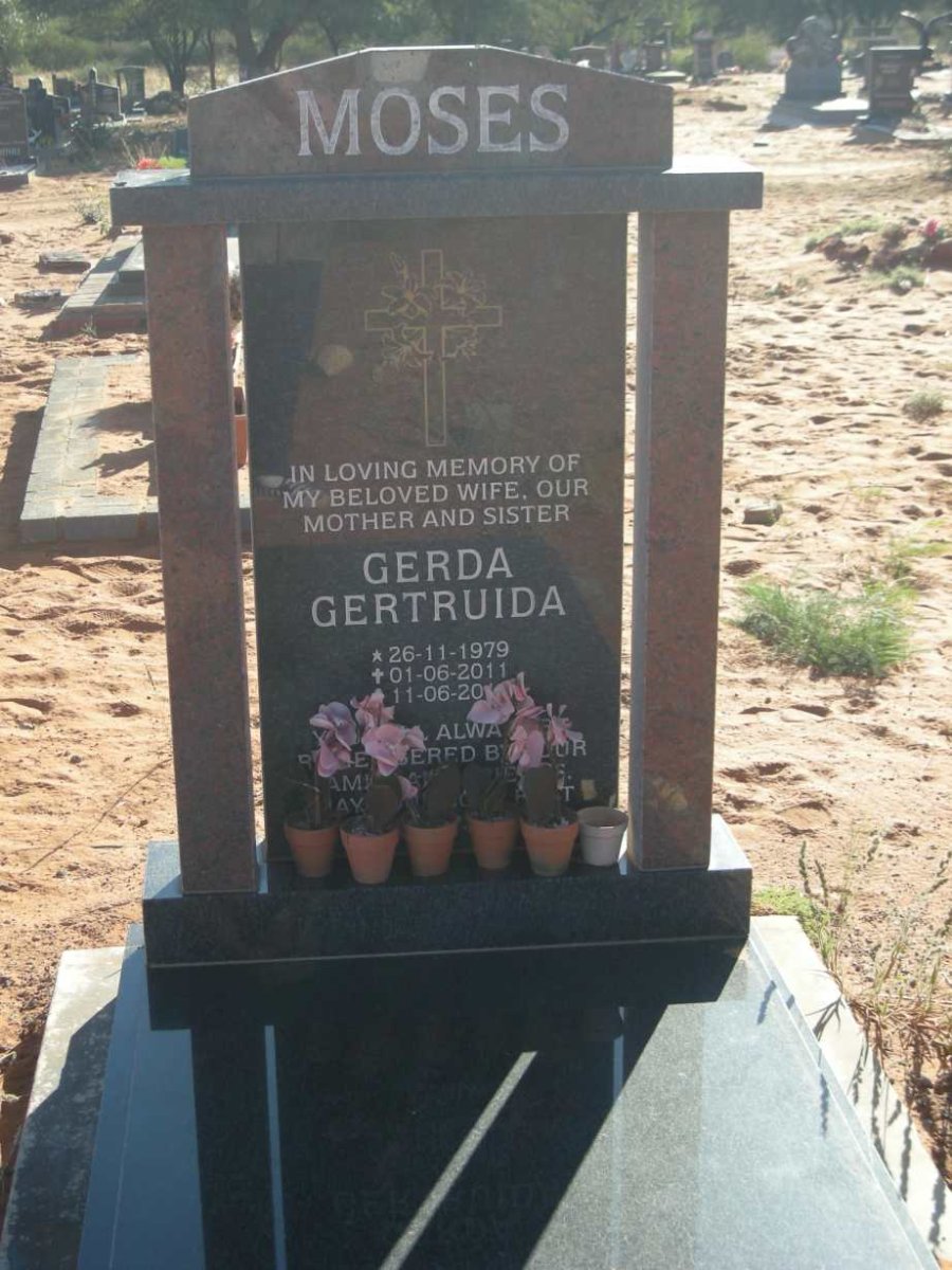 MOSES Gerda Gertruida 1979-2011