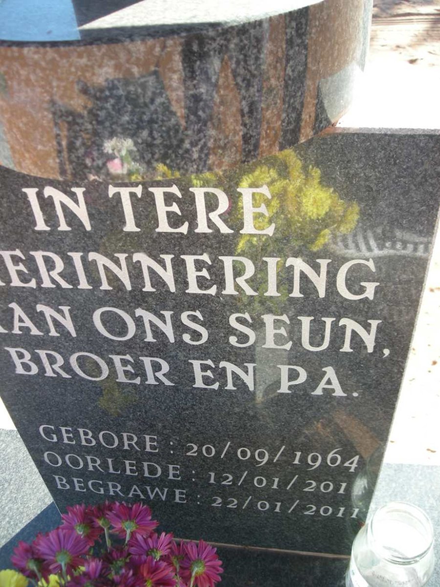MOSES Maurice Gerhardus 1964-2011
