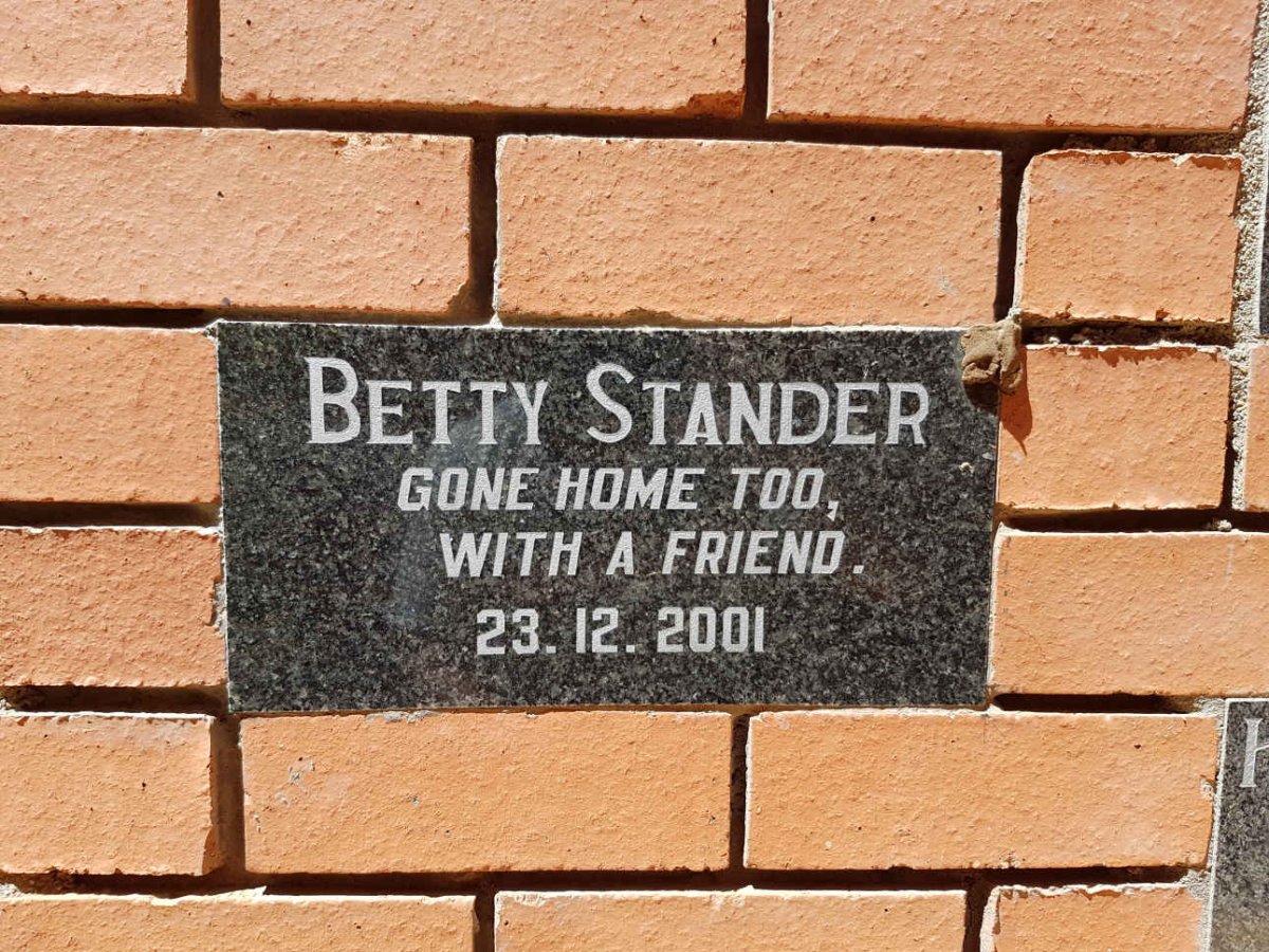 STANDER Betty -2001