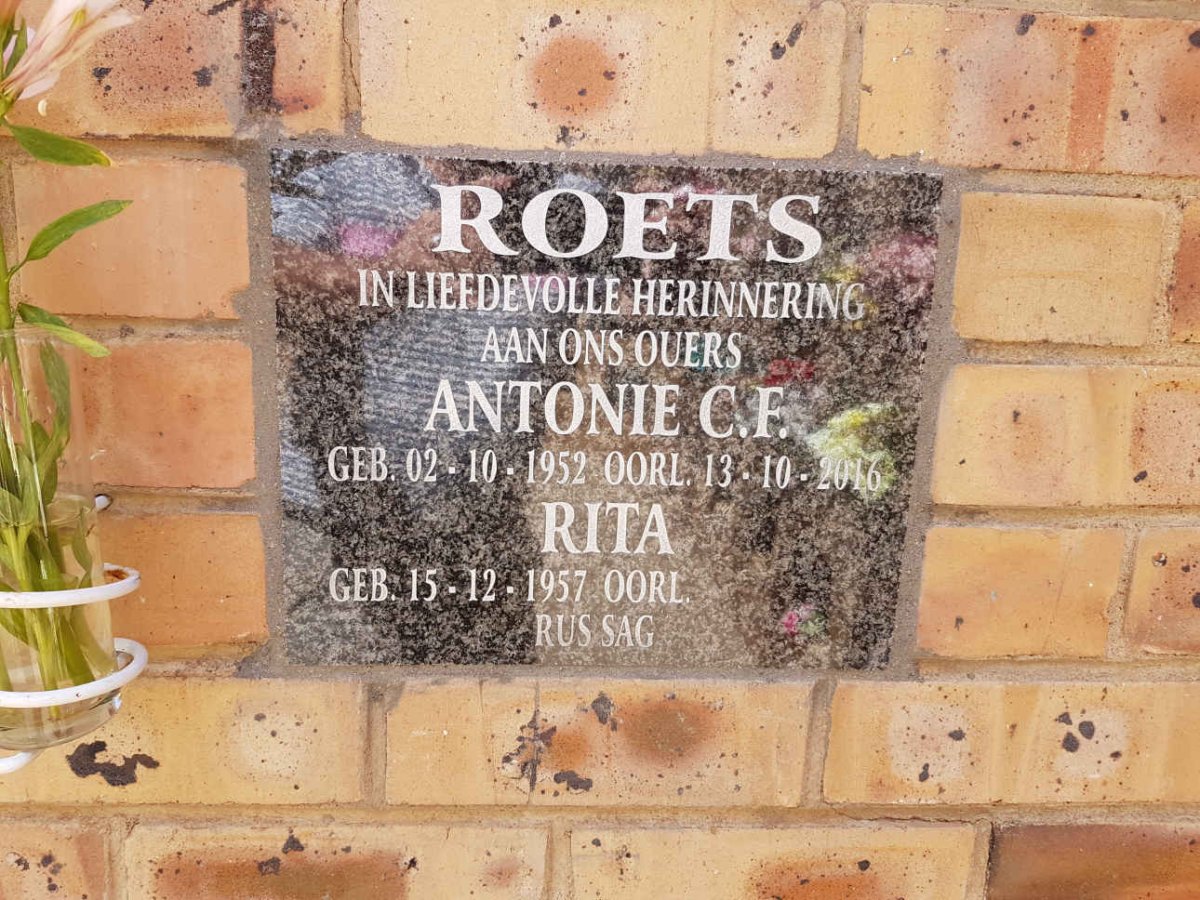 ROETS Antonie C.F. 1952-2016 &amp; Rita 1957-