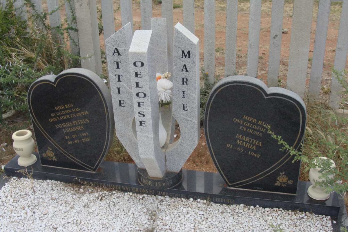 OELOFSE Andries Petrus Johannes 1942-2007 &amp; Martha Maria 1948-