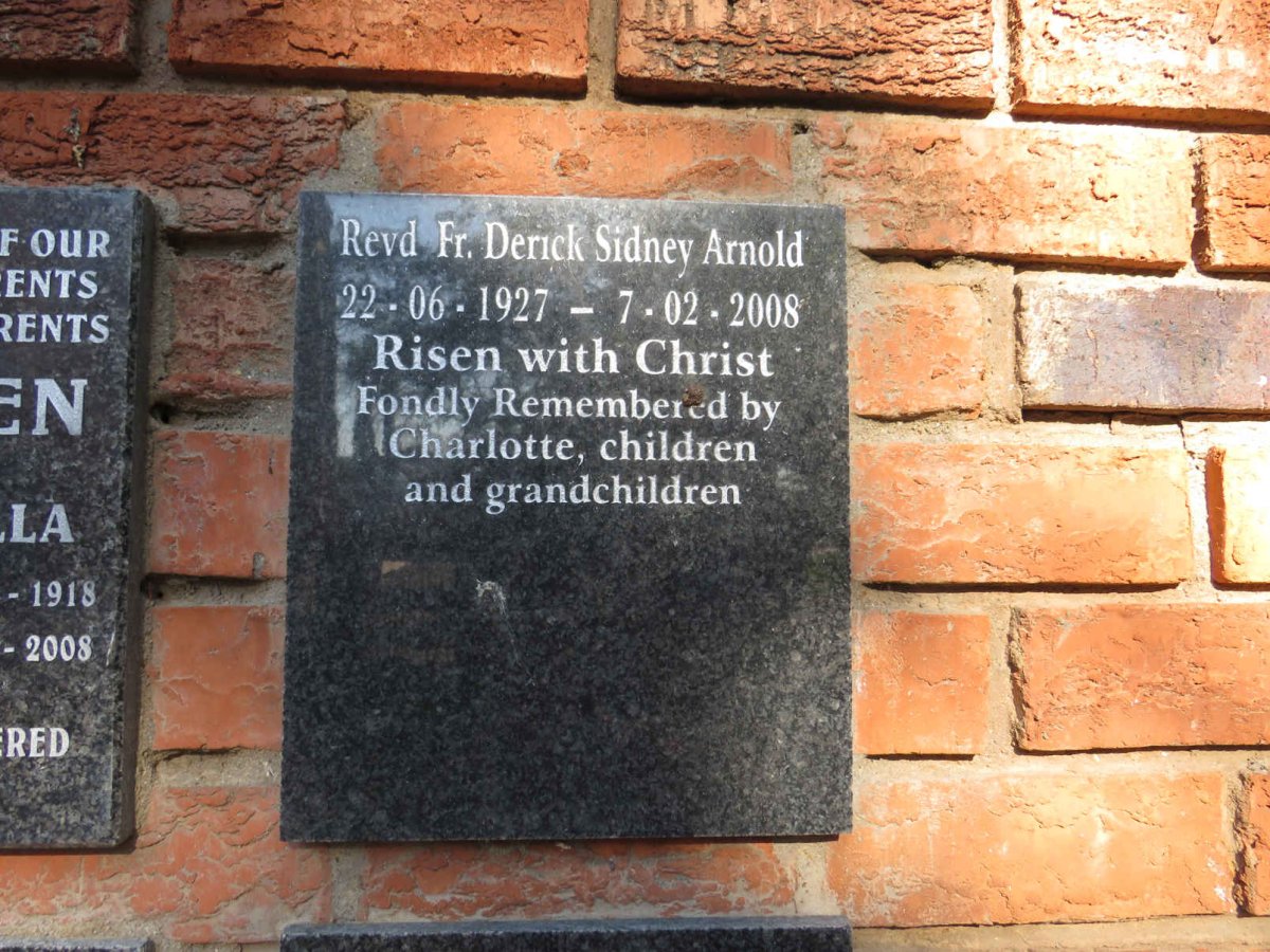 ARNOLD Derick Sidney 1927-2008