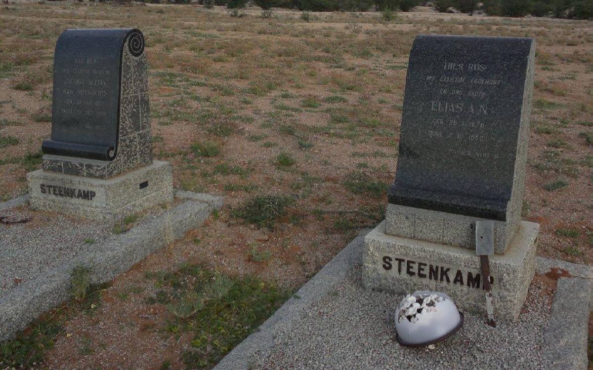 STEENKAMP Elias A.N. 1870-1950 &amp; Jacoba Aletta NIEUWOUDT 1877-1958