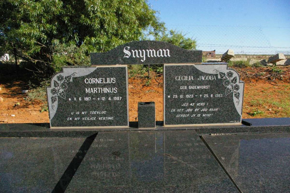 SNYMAN Cornelius Marthinus 1917-1987 &amp; Cecilia Jacoba BADENHORST 1923-1983