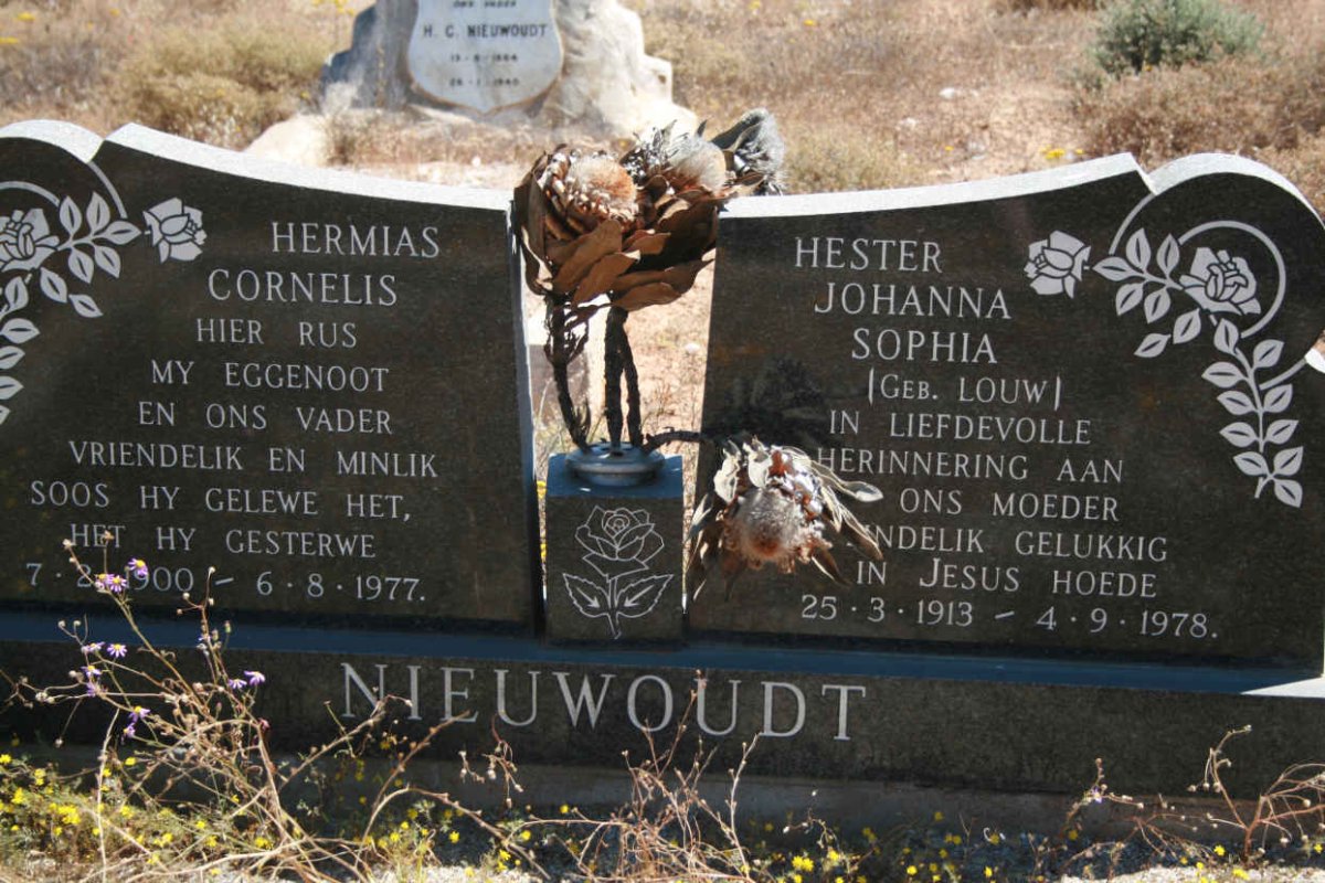 NIEUWOUDT Hermias Cornelis 1900-1977 &amp; Hester Johanna Sophia LOUW 1913-1978