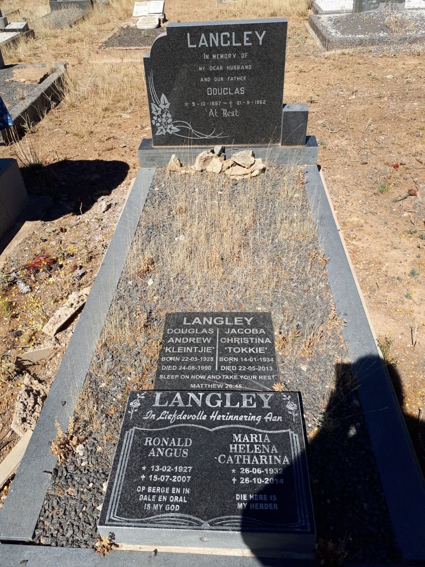 LANGLEY Ronald Angus 1927-2007 &amp; Maria Helena Catharina 1932-2014
