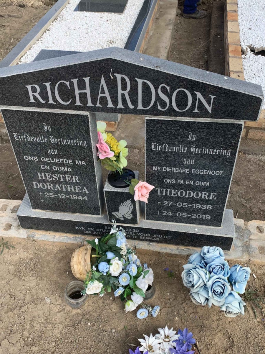 RICHARDSON Theodore 1938-2019 &amp; Hester Dorathea 1944-