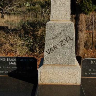 ZYL Johannes Erasmus Albertus 1891-1944 &amp; Martha Christina DELPORT 1893-1979_1