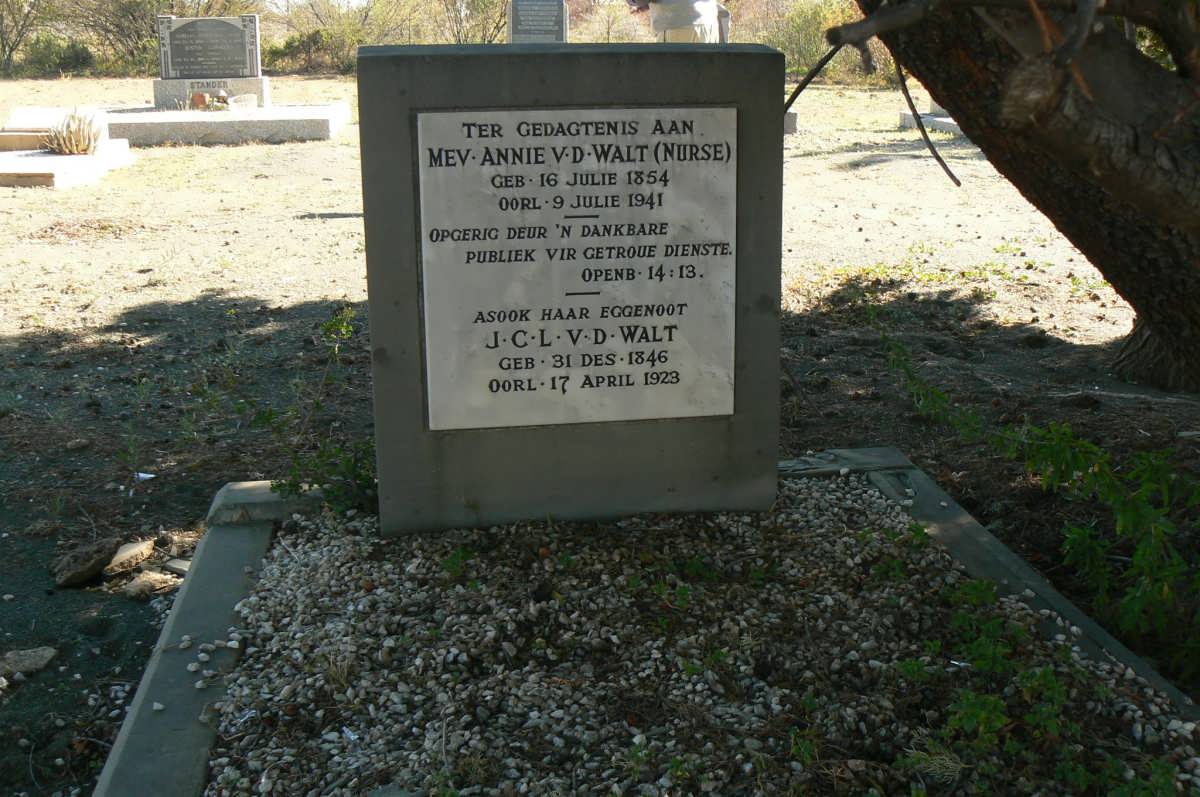 WALT J.C.L., v.d. 1846-1923 &amp; Annie 1854-1941