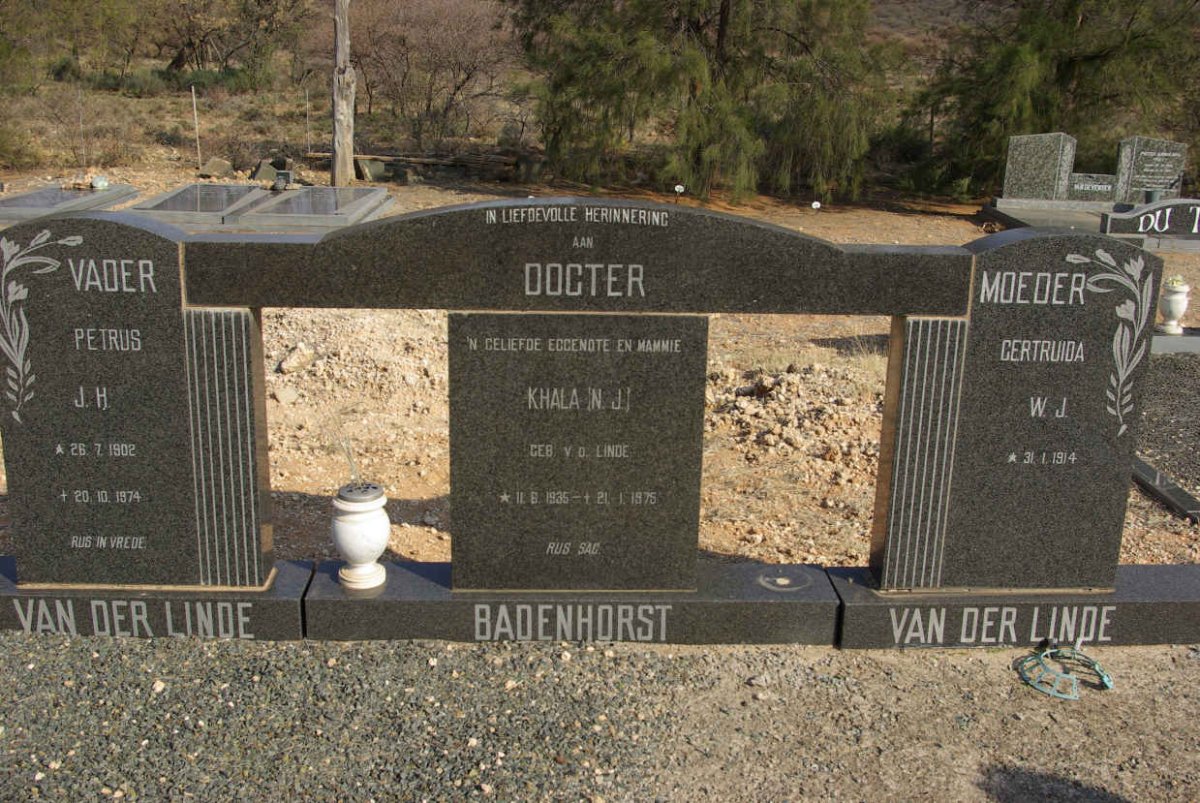 LINDE Petrus J.H., van der 1902-1974 &amp; Gertruida W.J. 1914- :: BADENHORST N.J. nee V.D. LINDE 1935-1975