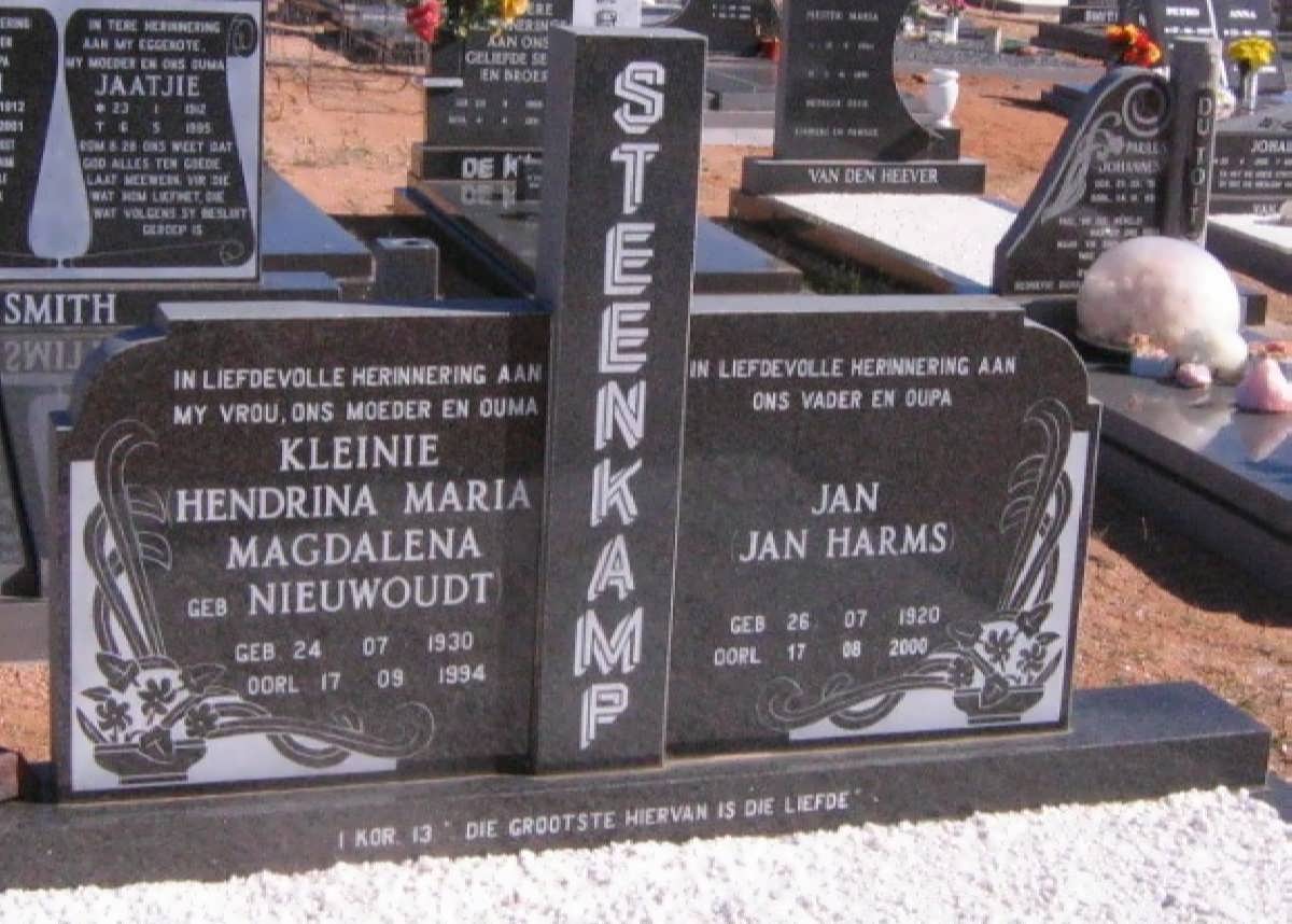 STEENKAMP Jan Harms 1920-2000 &amp; Hendrina Maria Magdalena NIEUWOUDT 1930-1994