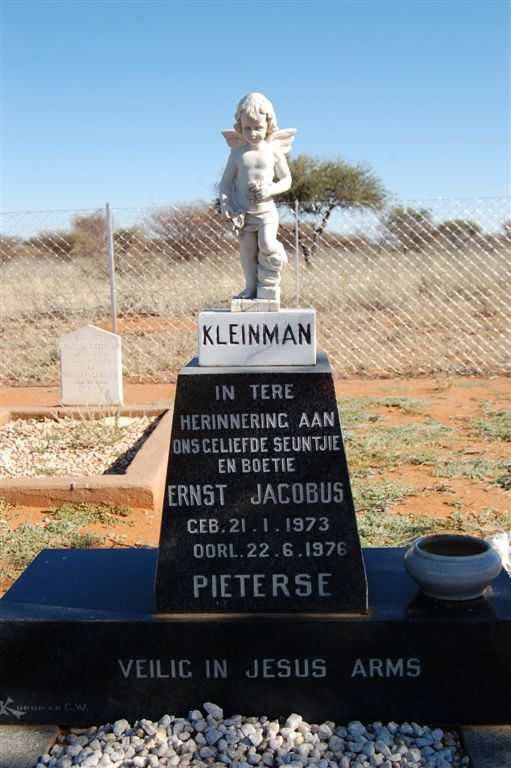 PIETERSE Ernst Jacobus 1973-1976