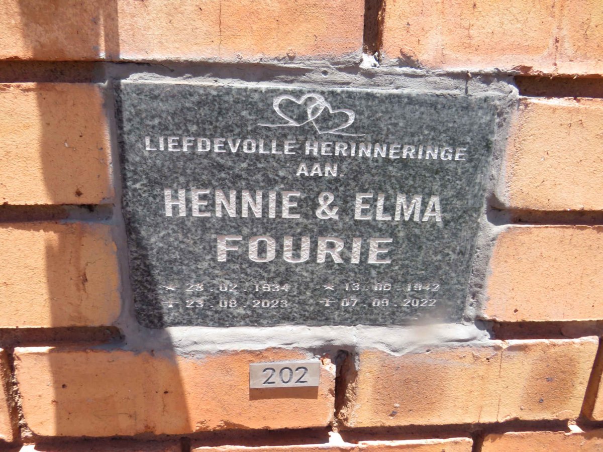 FOURIE Hennie 1934-2023 & Elma 1942-2022