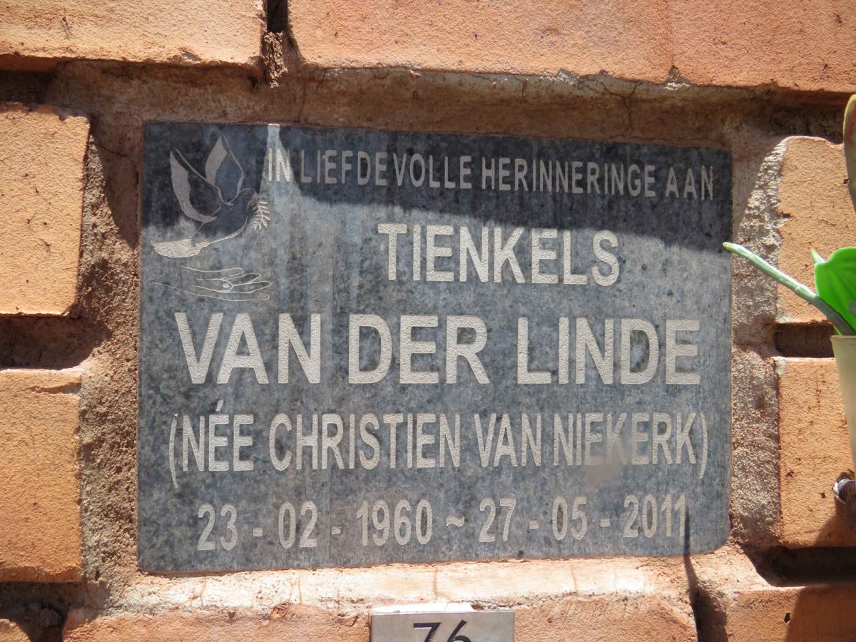 LINDE Christien, van der nee VAN NIEKERK 1960-2011