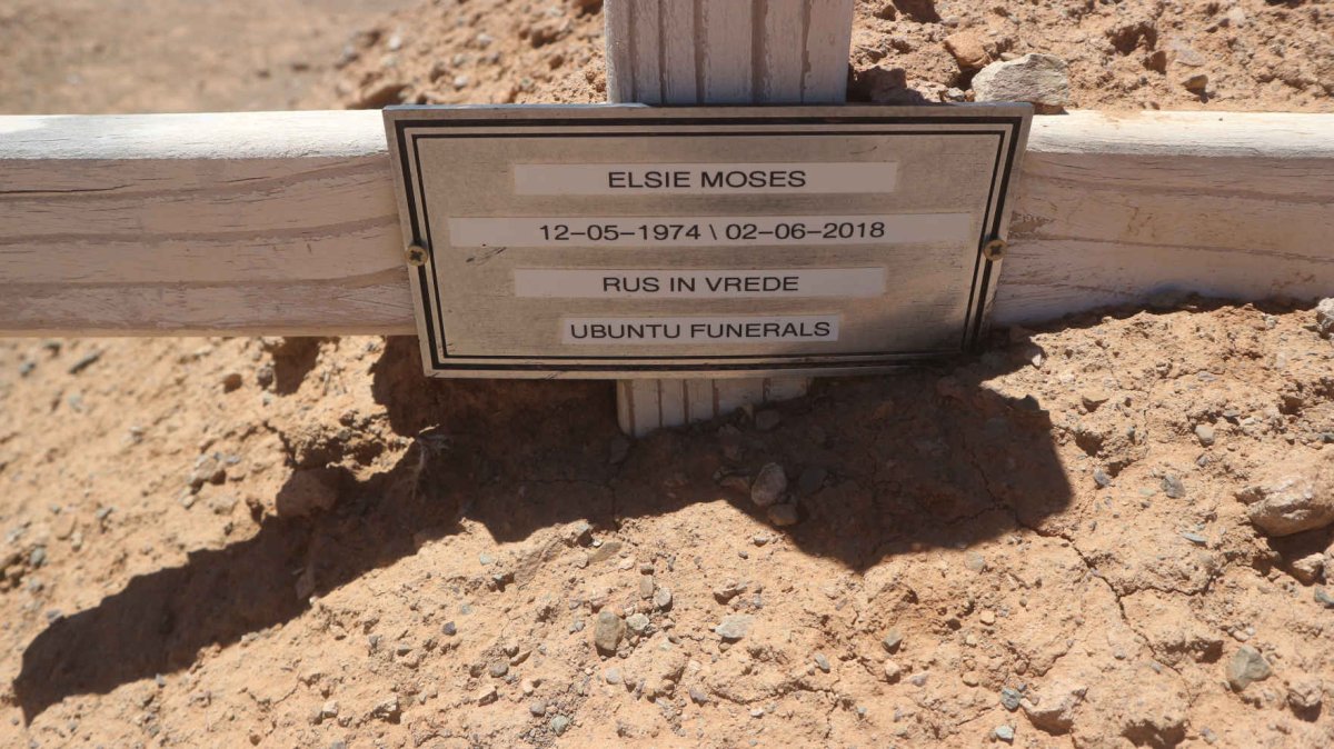 MOSES Elsie 1974-2018