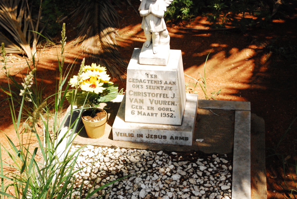 VUUREN Christoffel J., van 1952-1952