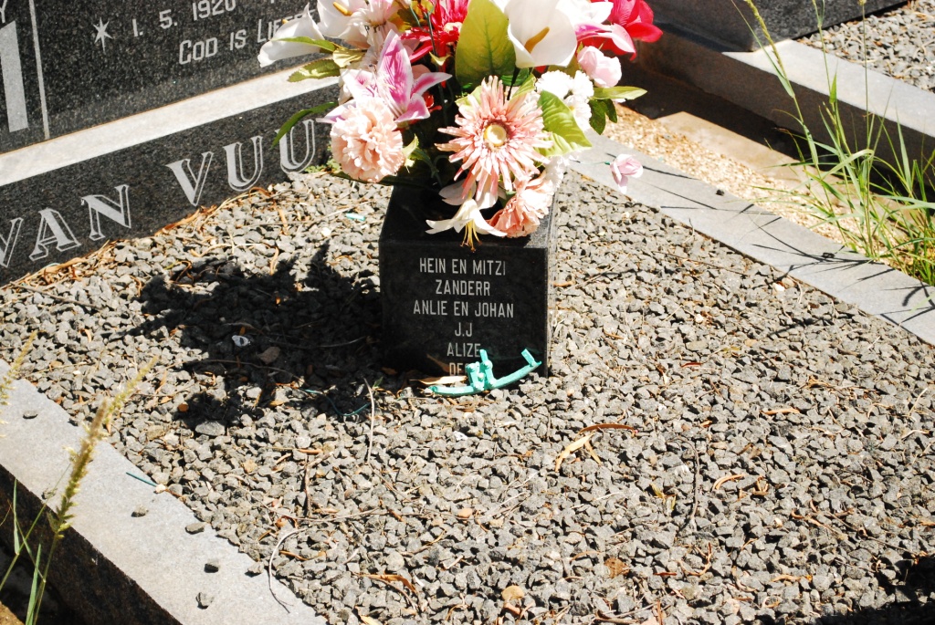 VUUREN Jan Hendrik, van 1920-1992 &amp; Irene Melville 1923-2007