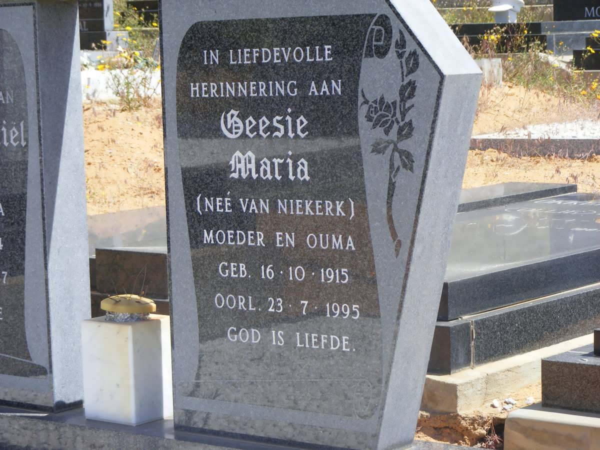 COETZEE Geesie Maria, nee VAN NIEKERK 1915-1995