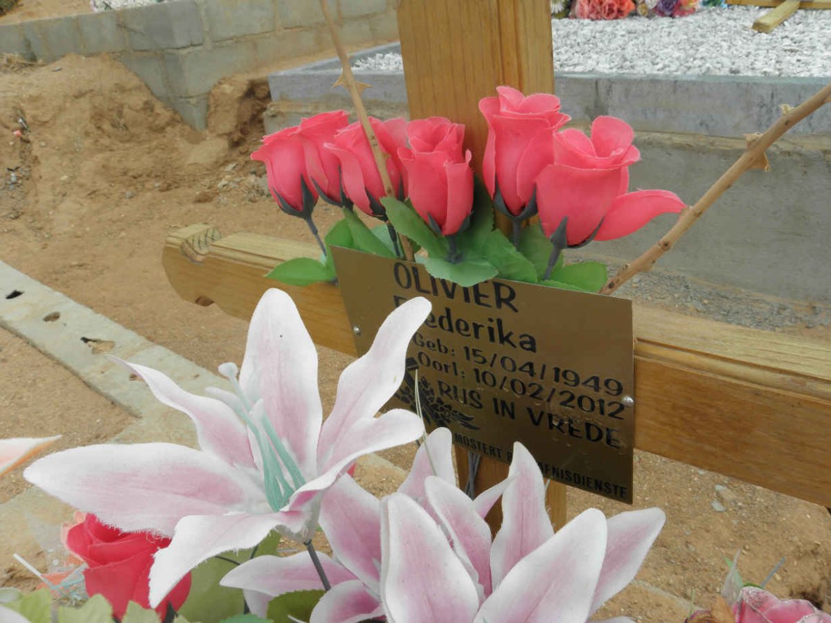 OLIVIER Frederika 1949-2012