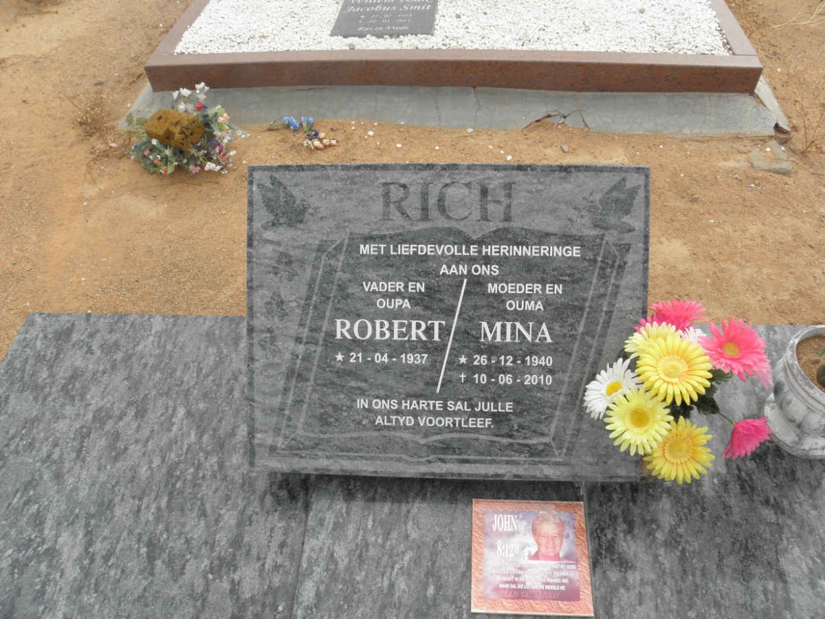 RICH Robert 1937-  &amp; Mina 1940-2010