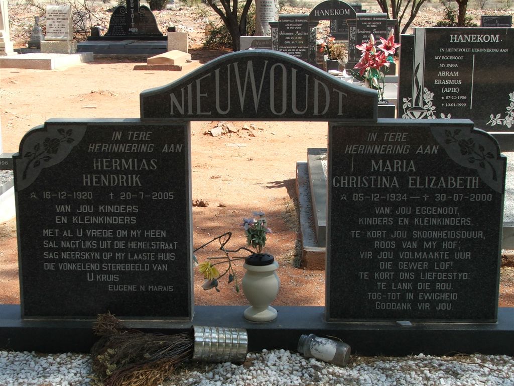 NIEUWOUDT Hermias Hendrik 1920-2005 &amp; Maria Christina Elizabeth 1934-2000