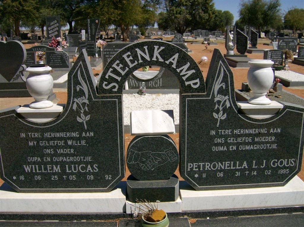 STEENKAMP Willem Lucas 1925-1992 &amp; Petronella L.J. GOUS 1931-1995