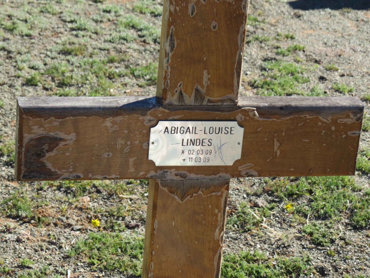 LINDES Abigail-Louise 2009-2009
