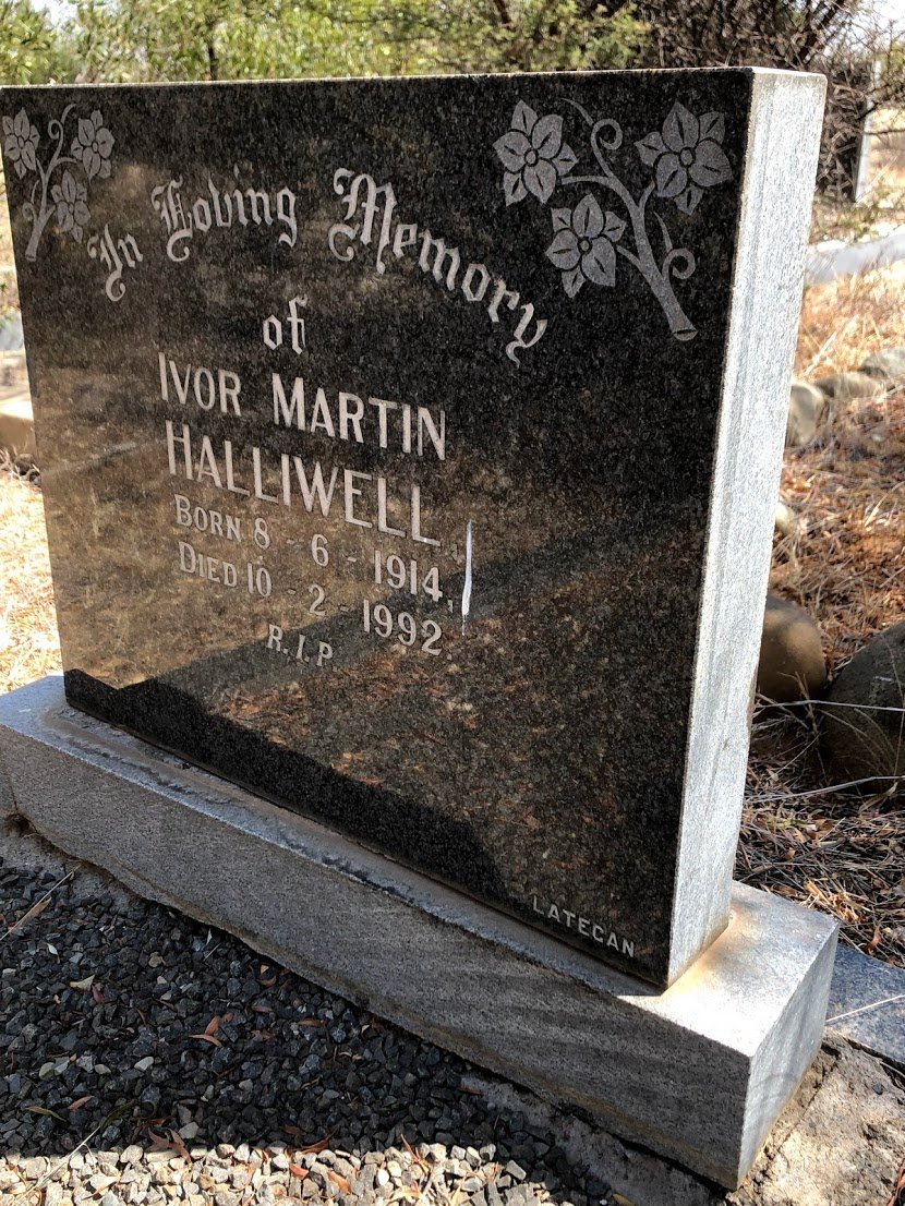 HALLIWELL Ivor Martin 1914-1992