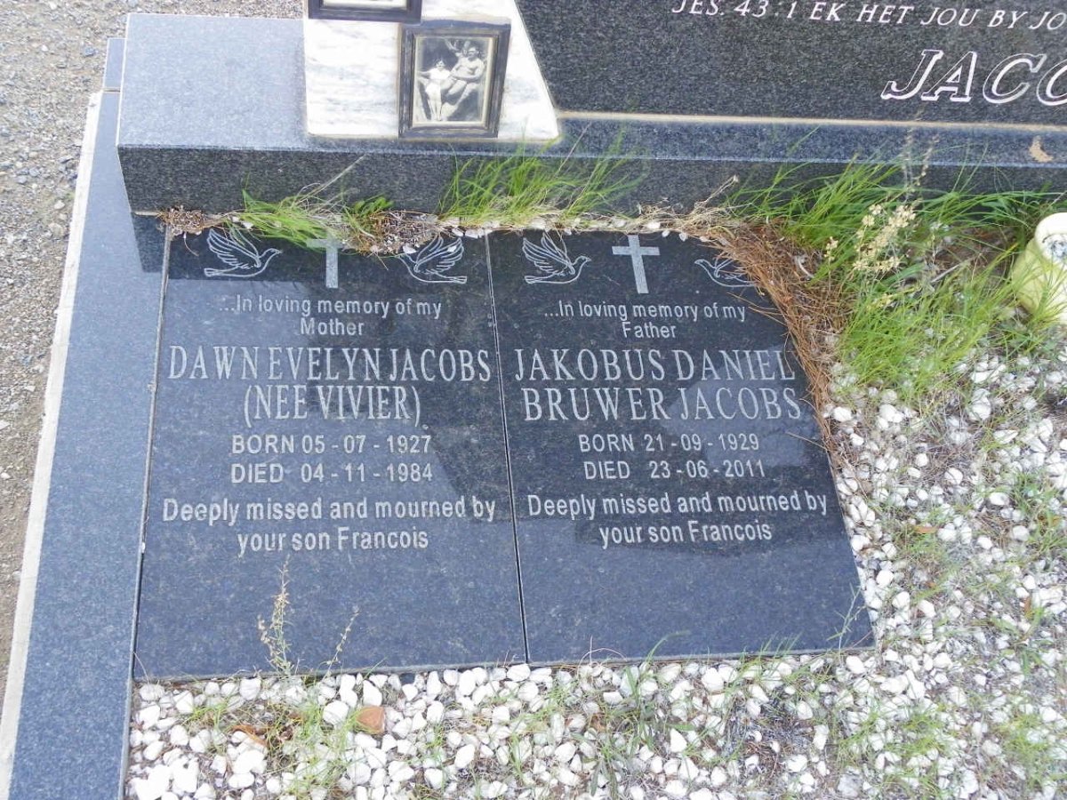 JACOBS Jakobus Daniel Bruwer 1929-2014 &amp; Dawn Evelyn VIVIER 1927-1984