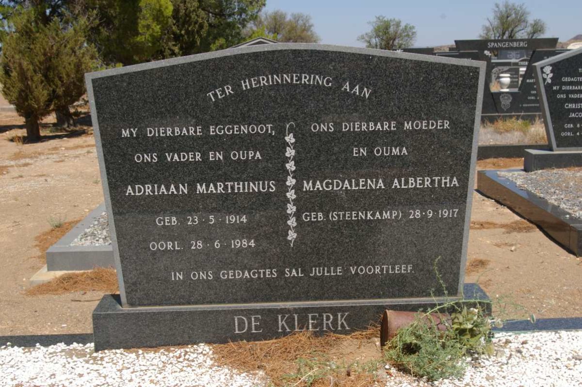 KLERK Adriaan Marthinus, de 1914-1984 &amp; Magdalena Albertha STEENKAMP 1917-