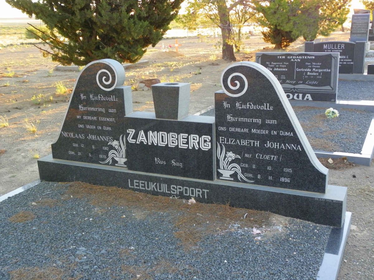 ZANDBERG Nicolaas Johannes 1910-1979 &amp; Elizabeth Johanna CLOETE 1915-1996
